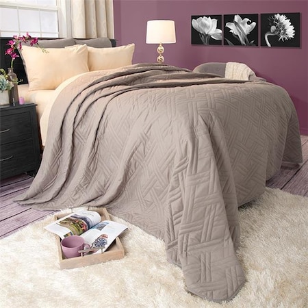 Lavish Home Lavish Home 66-40-K-S 102 x 86 in. Solid Color Bed Quilt; Silver - King Size 66-40-K-S